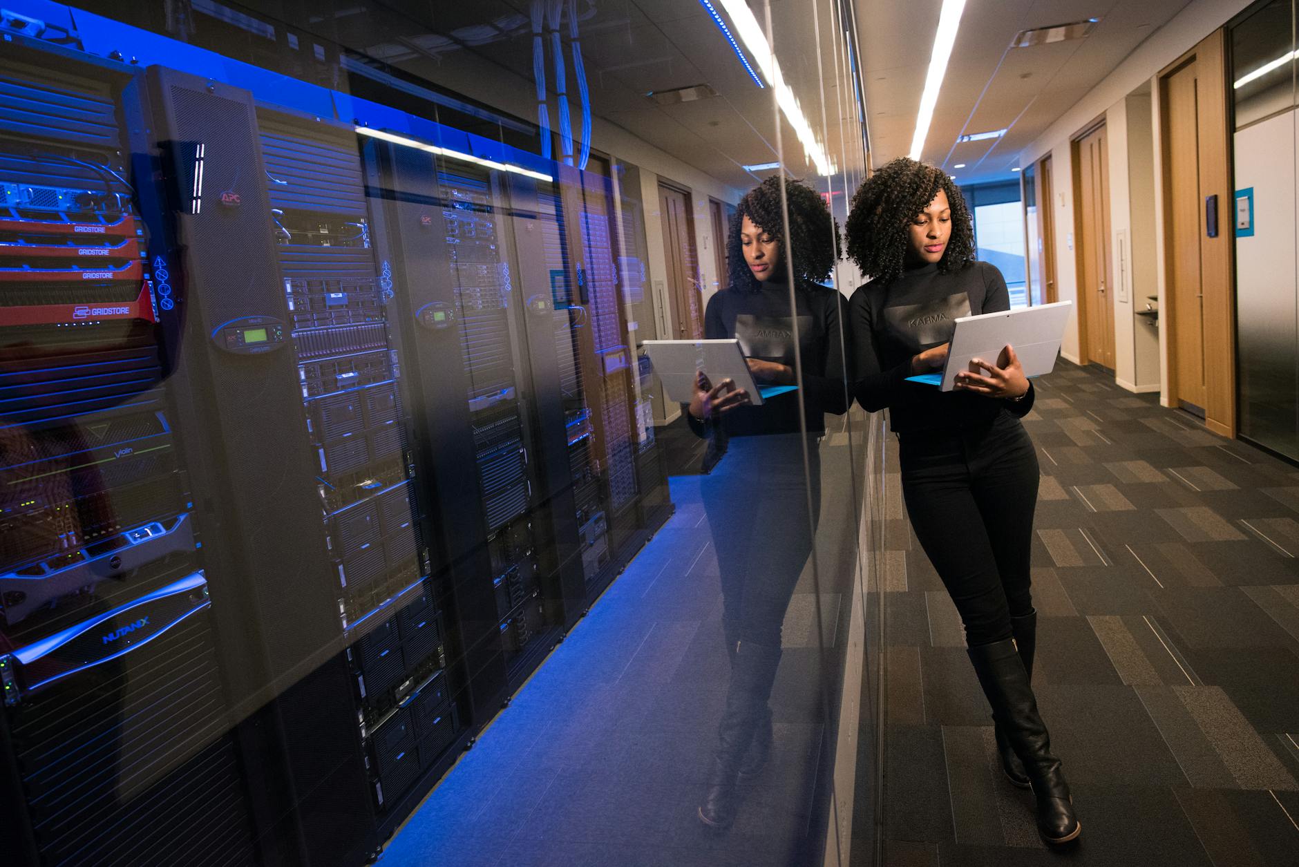 Windows Server Performance Monitoring: Resource Monitor, PerfMon, and More